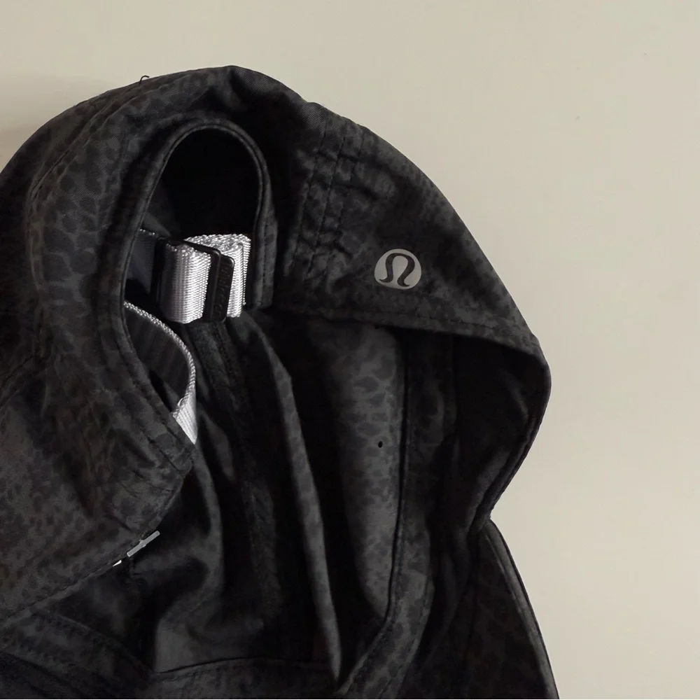 Lululemon Black Patterned Cap